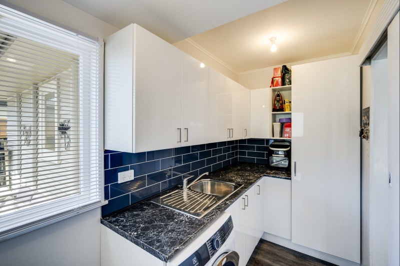 2 Shirley Place, Bay View, Napier - Carousel 21