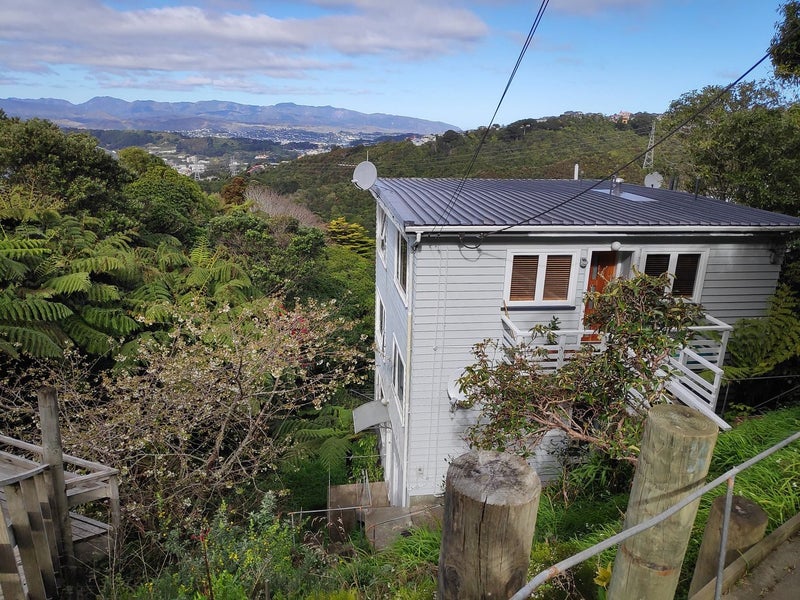21 Highbury Crescent, Highbury, Wellington - Carousel 1