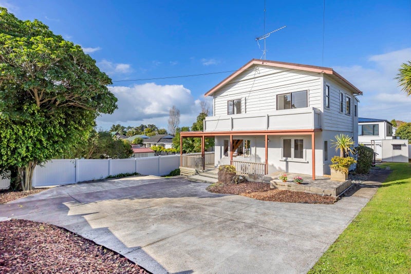 80 Nile Road, Milford, Auckland - Carousel 1