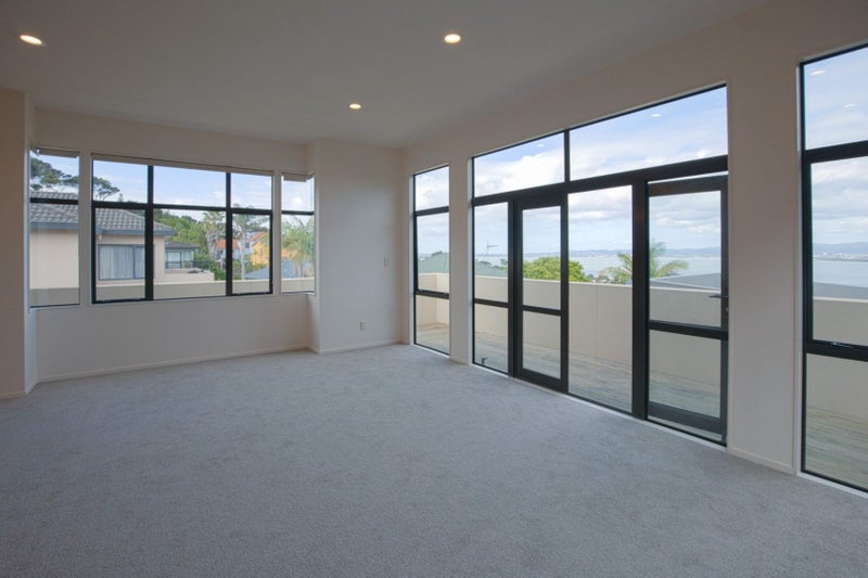 17 Mariners View Road, Beach Haven, Auckland - Carousel 2