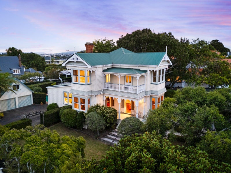 15 Pencarrow Avenue, Mount Eden, Auckland - Carousel 1