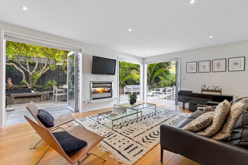 2/15 Rodney Road, Northcote Point, Auckland - Carousel 2