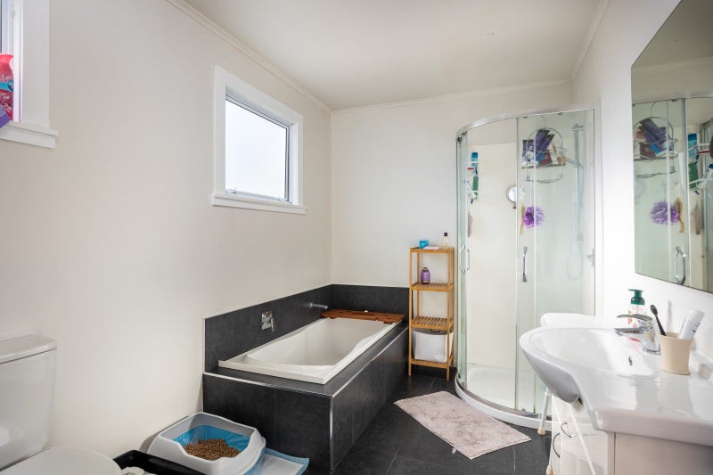 26 Breakwater Road, Moturoa, New Plymouth - Carousel 2