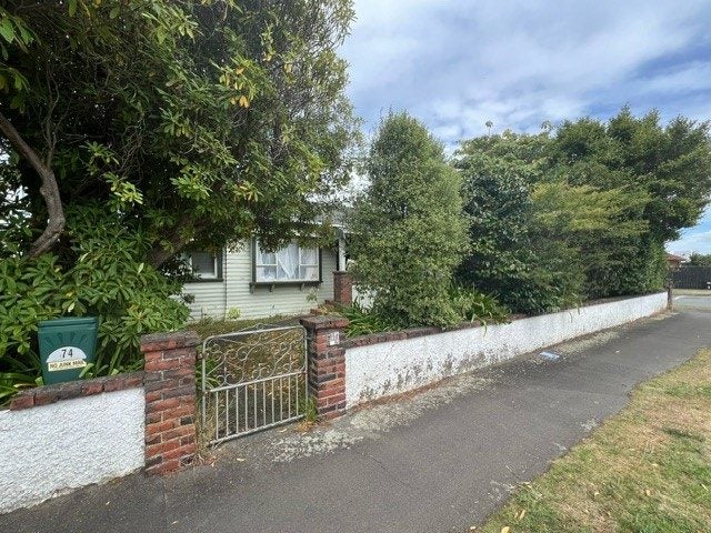74 Limbrick Street, Terrace End, Palmerston North - Carousel 2