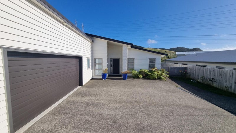 47 Atherton Terrace, Churton Park, Wellington - Carousel 1