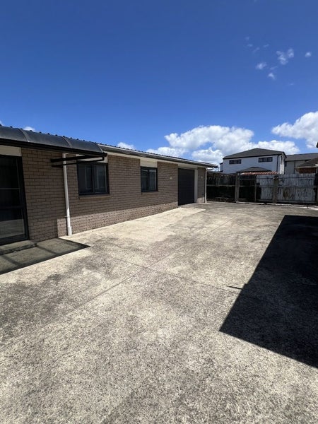 20 Henwood Road, Mangere East, Auckland - Carousel 13