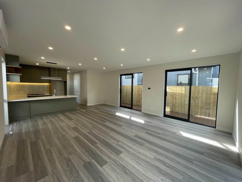 37 Bronzewater Drive, Silverdale, Silverdale - Carousel 2