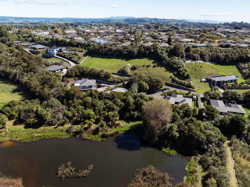 10 Southill Way, Pyes Pa, Tauranga - Carousel 4