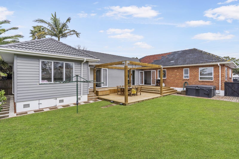 61 Frank Grey Place, Otahuhu, Auckland - Carousel 2