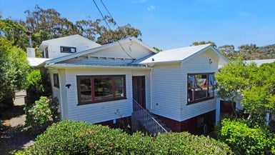 35 Rosehaugh Avenue, Karori, Wellington - Carousel 1