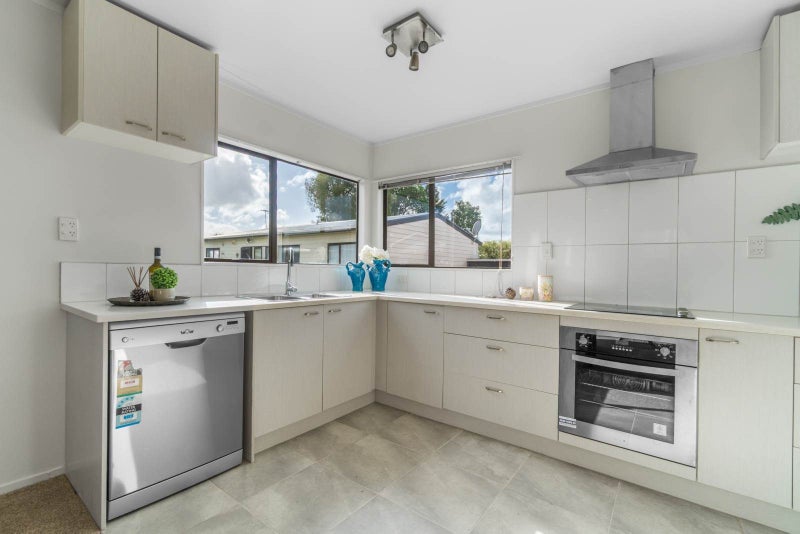 3/30 Avondale Road, Avondale, Auckland - Carousel 2
