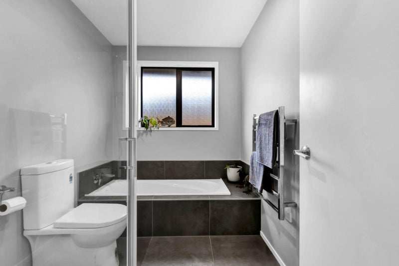 3 Ruru Lane, Hurworth, New Plymouth - Carousel 21