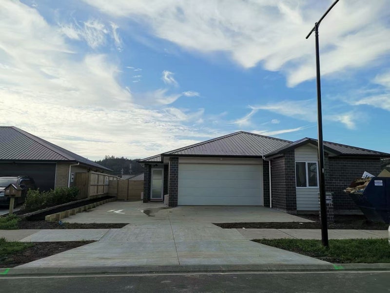11 Raymond Grace Avenue, Huapai, Kumeu - Carousel 2