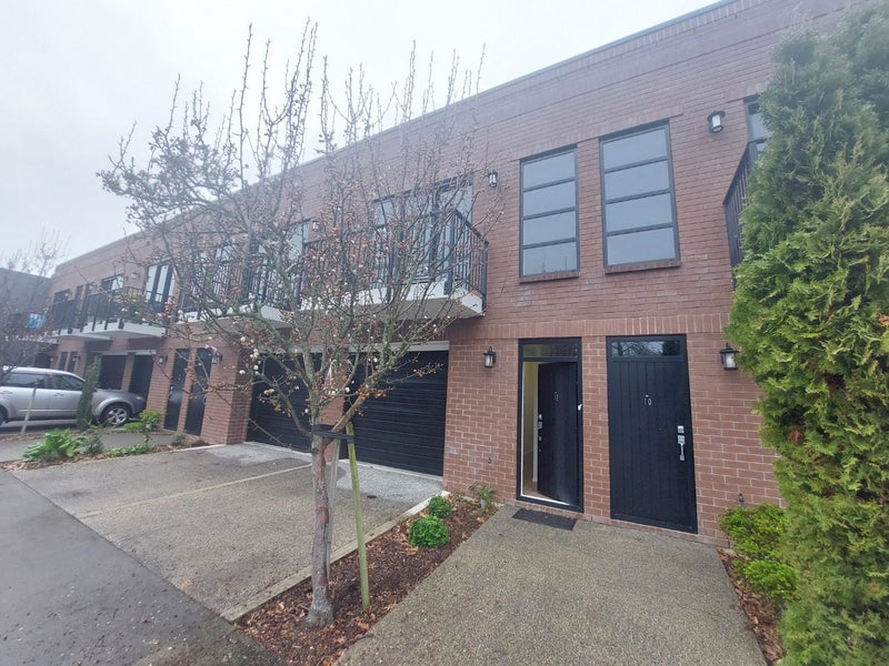 12 Village Quarter Lane, Frankton, Hamilton - Carousel 11