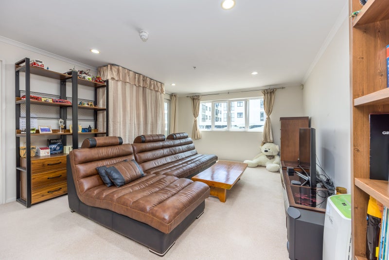 215/26 Remuera Road, Newmarket, Auckland - Carousel 2