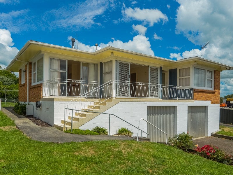 99 Tawa Street, Melville, Hamilton - Carousel 1