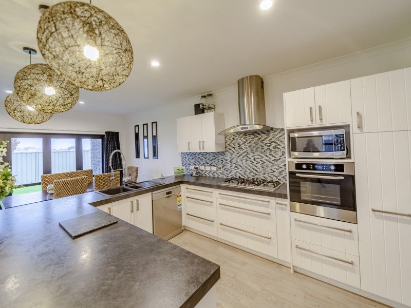 24 Pukaki Place, Poraiti, Napier - Carousel 2