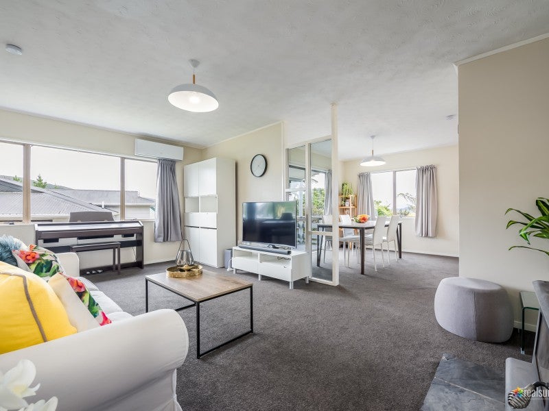 11 Drummond Crescent, Kelson, Lower Hutt - Carousel 2