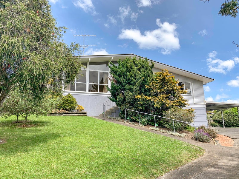 41 Eaton Road, Hillsborough, Auckland - Carousel 1