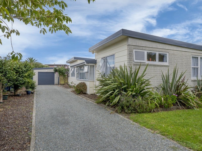 6 Watson Drive, Paraparaumu Beach, Paraparaumu - Carousel 1