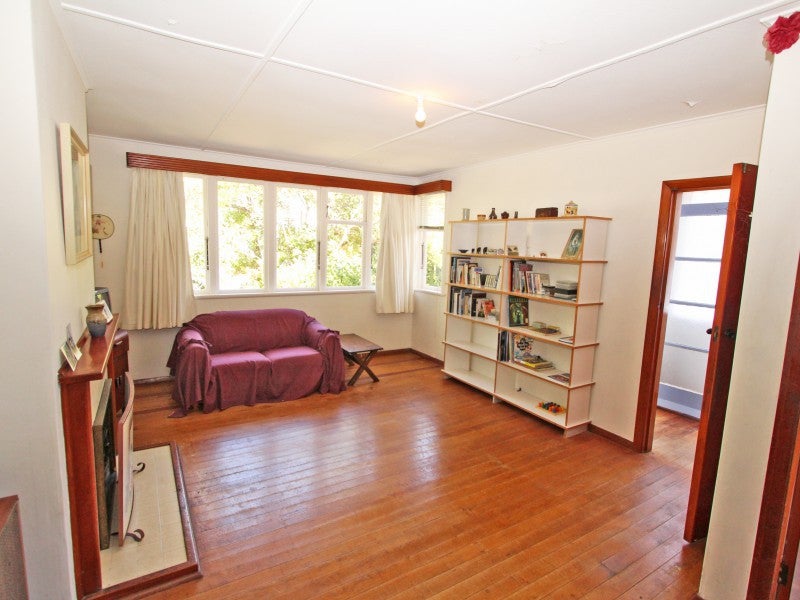 2 Muturangi Grove, Elsdon, Porirua - Carousel 2