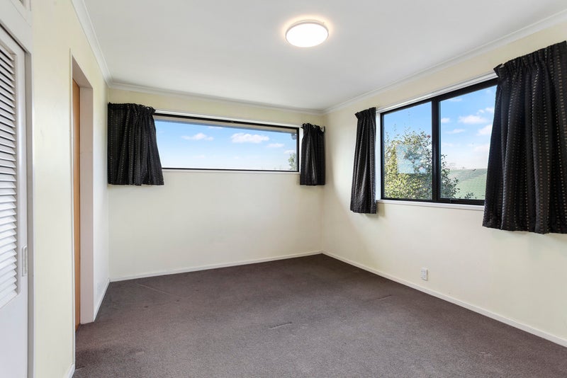 8 Timbertop Lane, Saint Martins, Christchurch - Carousel 12