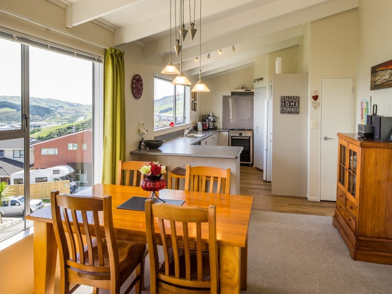 3 Tremaine Place, Camborne, Porirua - Carousel 2