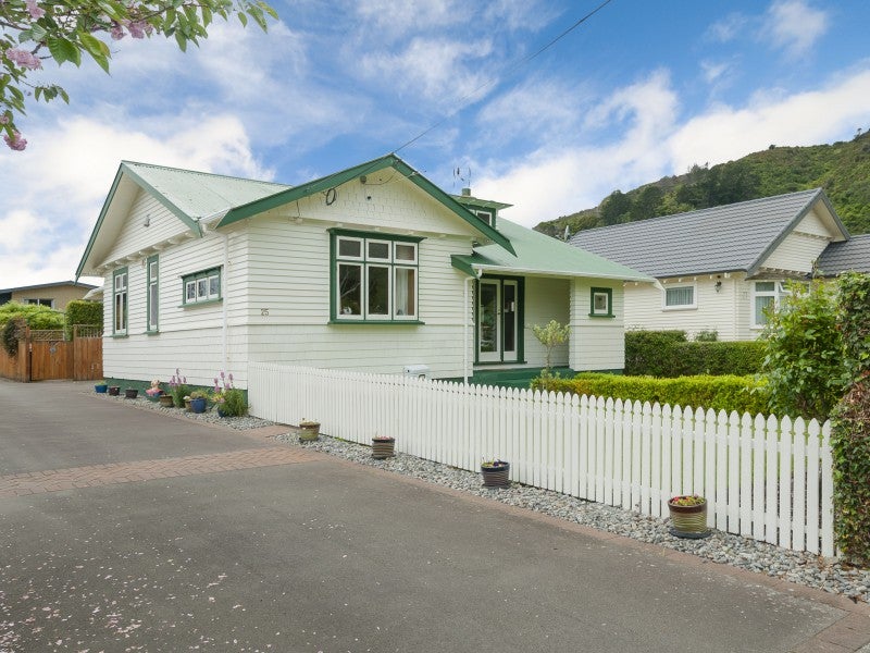 25 Norton Park Avenue, Fairfield, Lower Hutt - Carousel 1