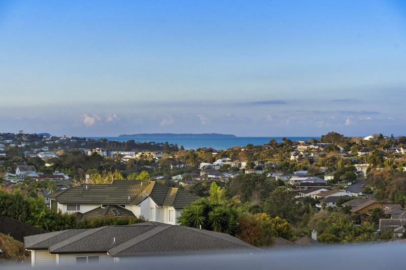 89A Bayside Drive, Browns Bay, Auckland - Carousel 2