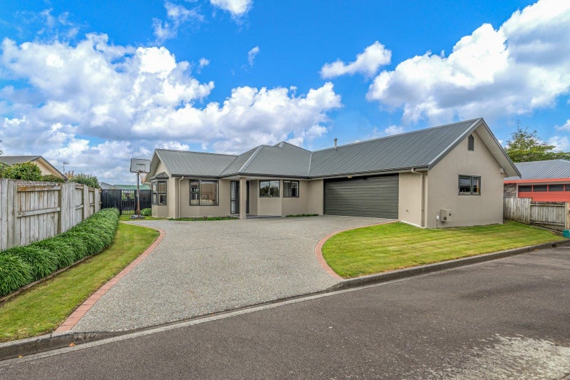 19 Strachan Way, Highbury, Palmerston North - Carousel 1