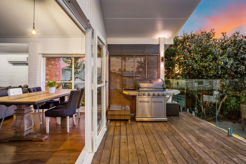 1/11 Sunnynook Road, Forrest Hill, Auckland - Carousel 2