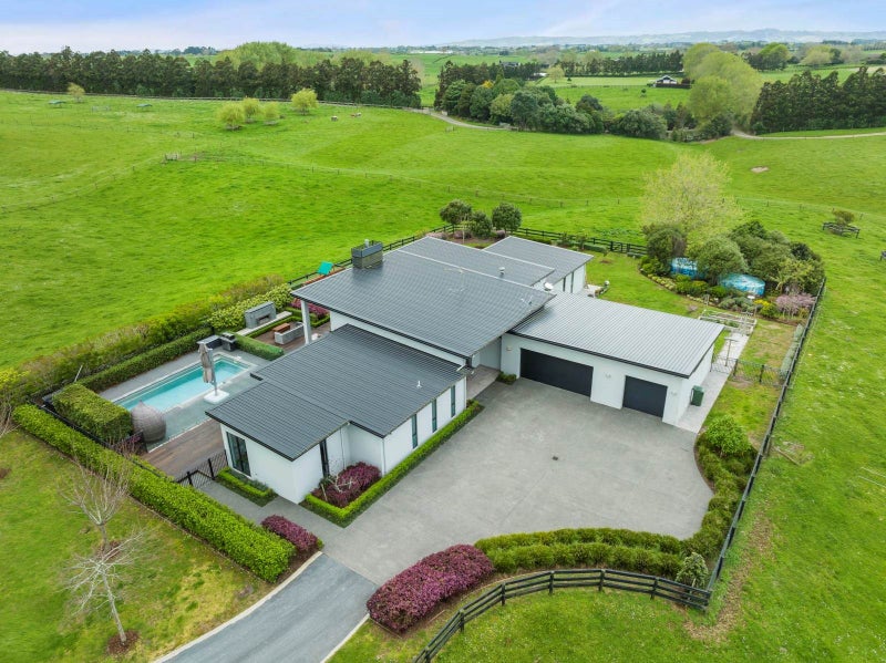 38 Hawthorne Lane, Papakura - Carousel 36