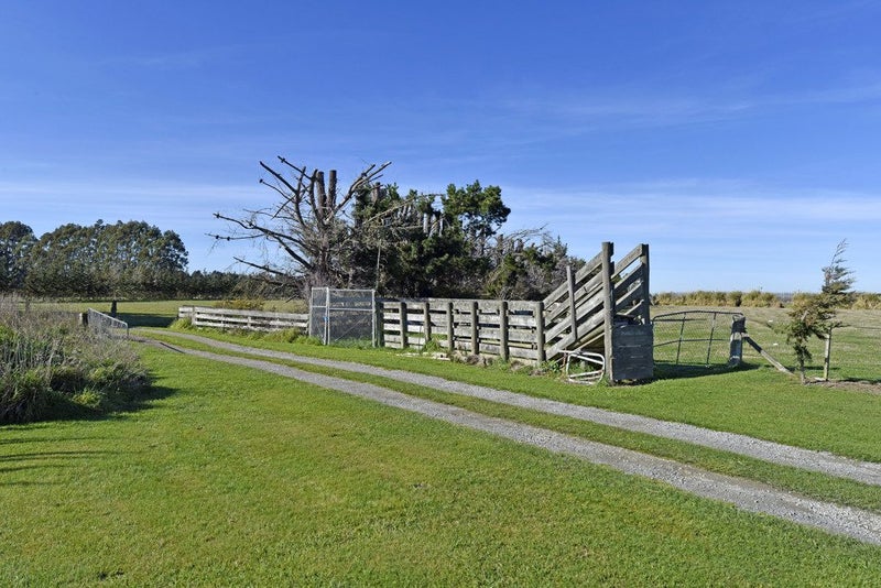 85 Curries Road, Christchurch - Carousel 17