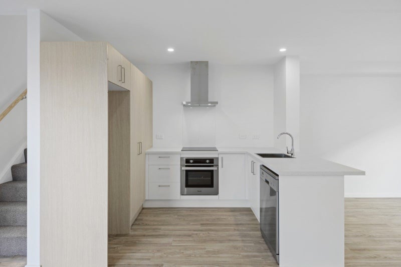 2/18 Inglis Street, Phillipstown, Christchurch - Carousel 2