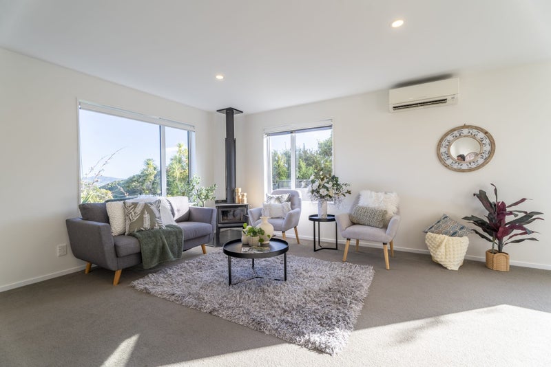 13 Wakely Road, Newlands, Wellington - Carousel 1