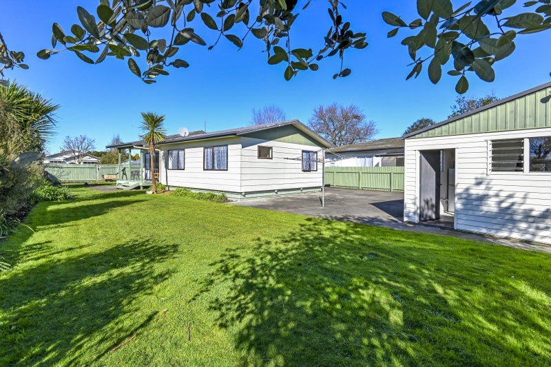 1304 Jubilee Street, Mayfair, Hastings - Carousel 19