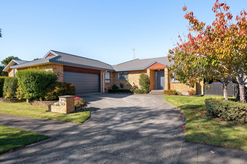 59 Diomede Glade, Flagstaff, Hamilton - Carousel 1