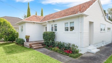 32 Tasman Avenue, Mount Albert, Auckland - Carousel 1