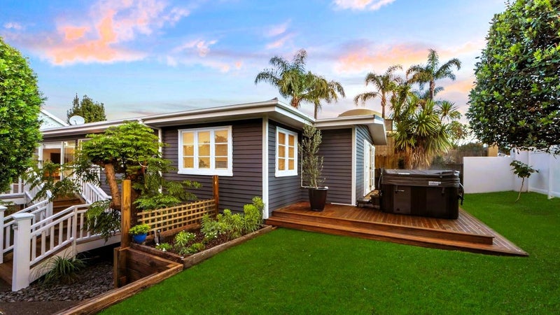 74A Wiseley Road, West Harbour, Auckland - Carousel 1