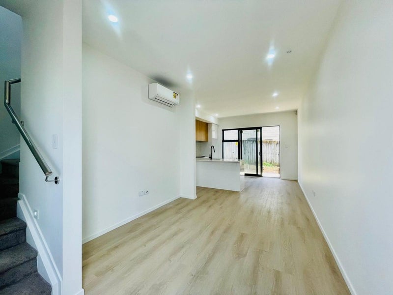 9A Rountree Place, Conifer Grove, Takanini - Carousel 2