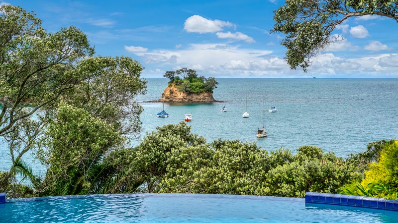 913 Beach Road, Waiake, Auckland - Carousel 2