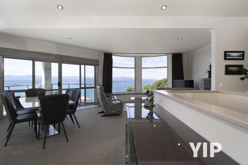 14 Dress Circle, Newlands, Wellington - Carousel 2