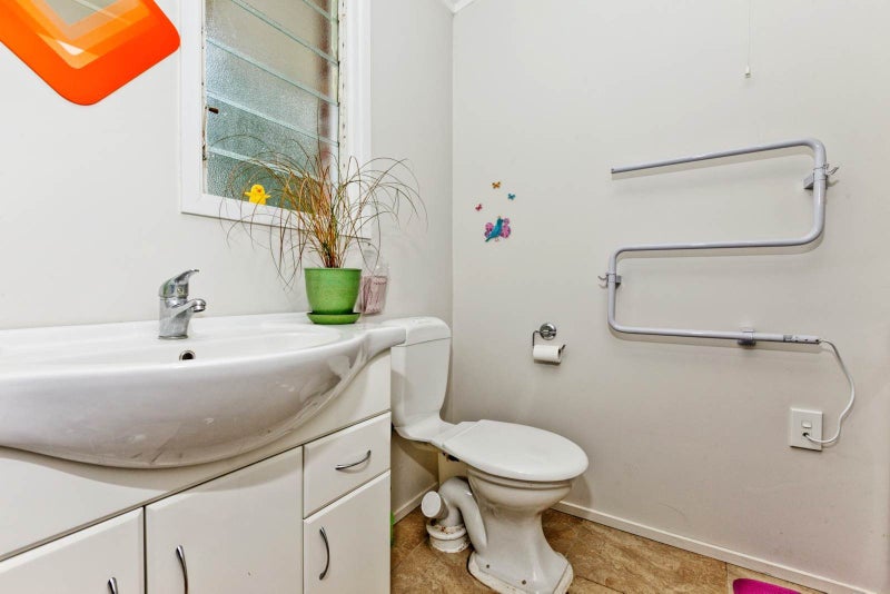 1/19 Montana Avenue, Murrays Bay, Auckland - Carousel 10