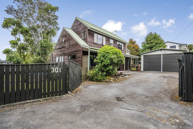 301 Main Road North, Brown Owl, Upper Hutt - Carousel 1