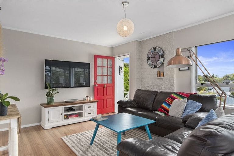 2/24 Stredwick Drive, Torbay, Auckland - Carousel 2