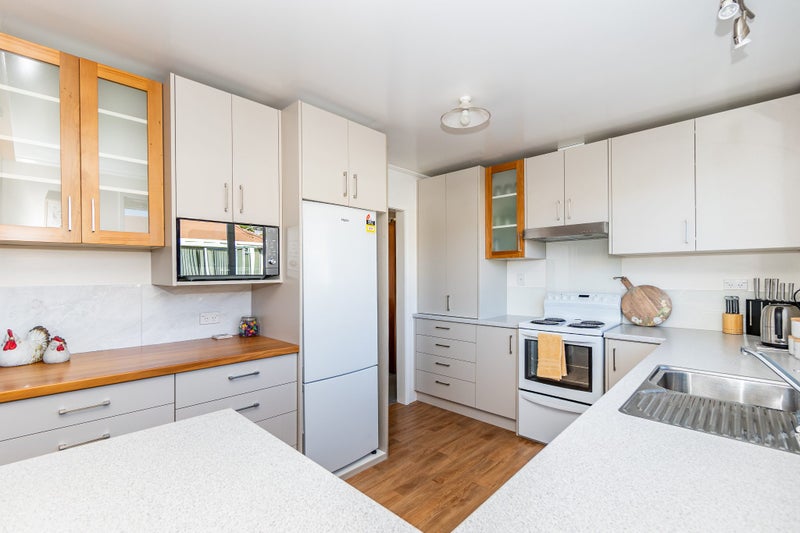 27 Cook Street, Oceanview, Timaru - Carousel 2