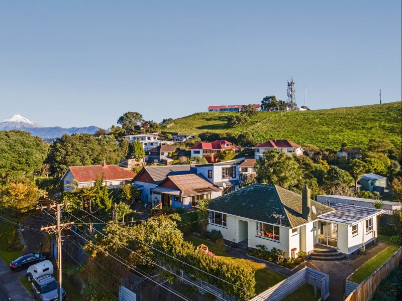 10 Blagdon Road, Blagdon, New Plymouth - Carousel 1