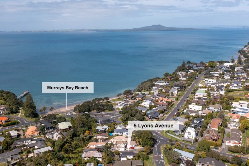 5 Lyons Avenue, Murrays Bay, Auckland - Carousel 1