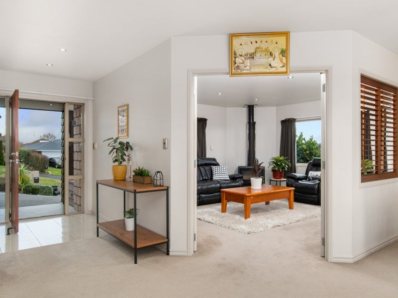 9 Lochay Place, Pyes Pa, Tauranga - Carousel 2