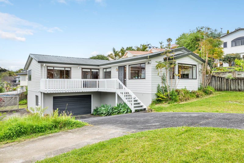 8 Rubens Lane, West Harbour, Auckland - Carousel 1
